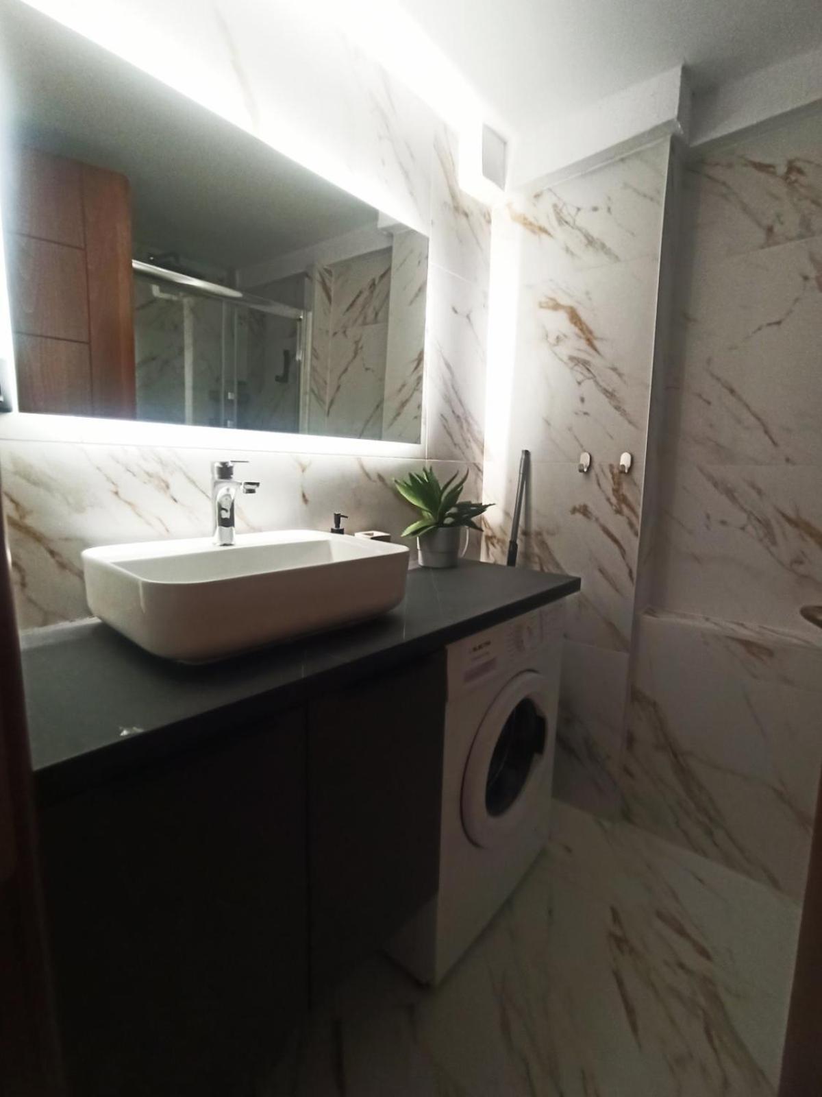 Down Town Luxurious 7
