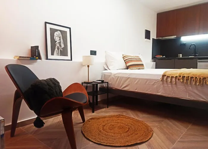 Down Town Luxurious Apartments 7